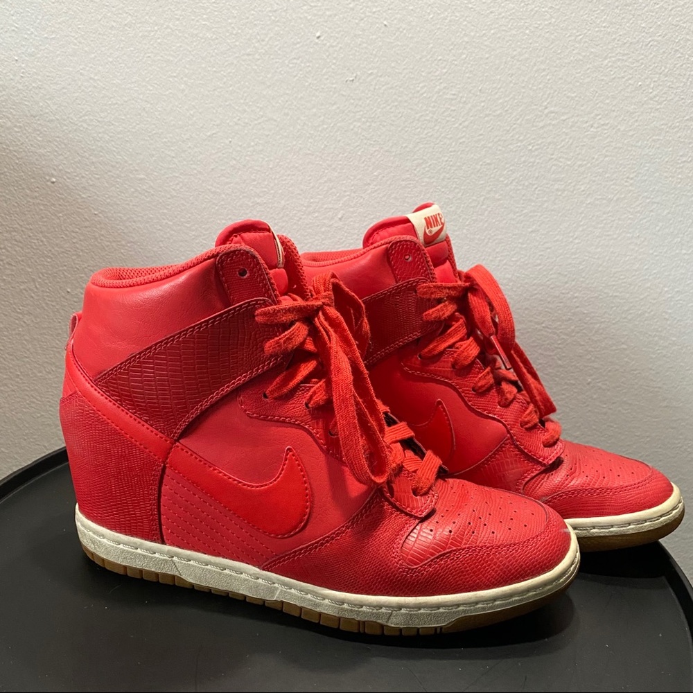 Nike Dunk Sky Hi - Women’s wedge sneaker